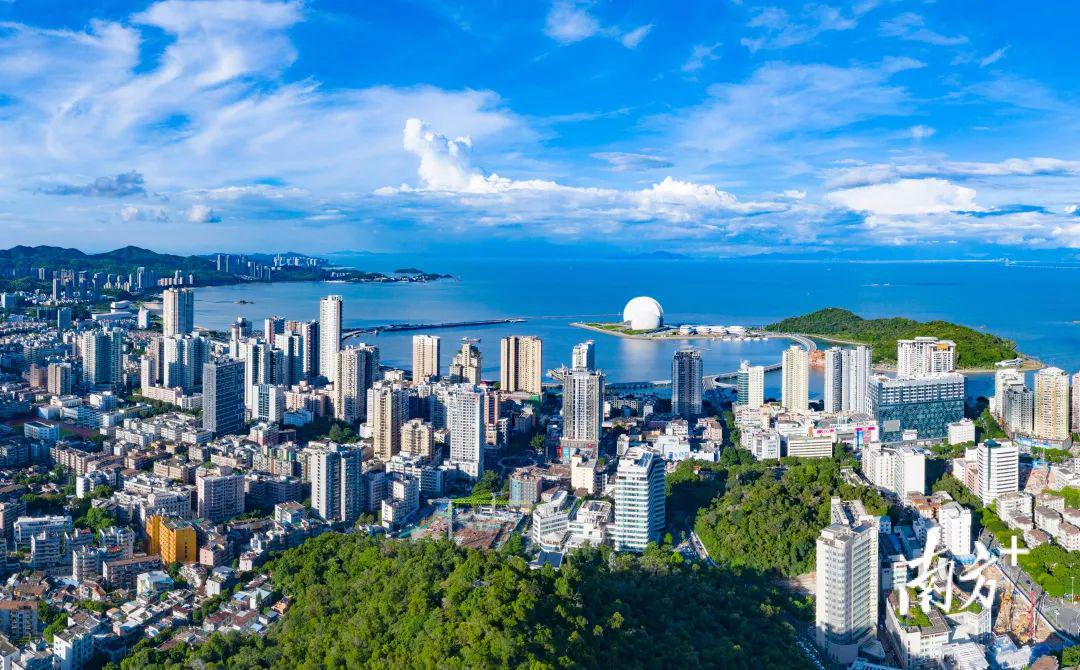 广东，经济腾飞中的活力都市之光