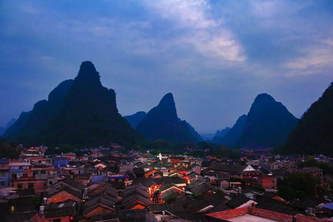 广西日报聚焦广西发展动态